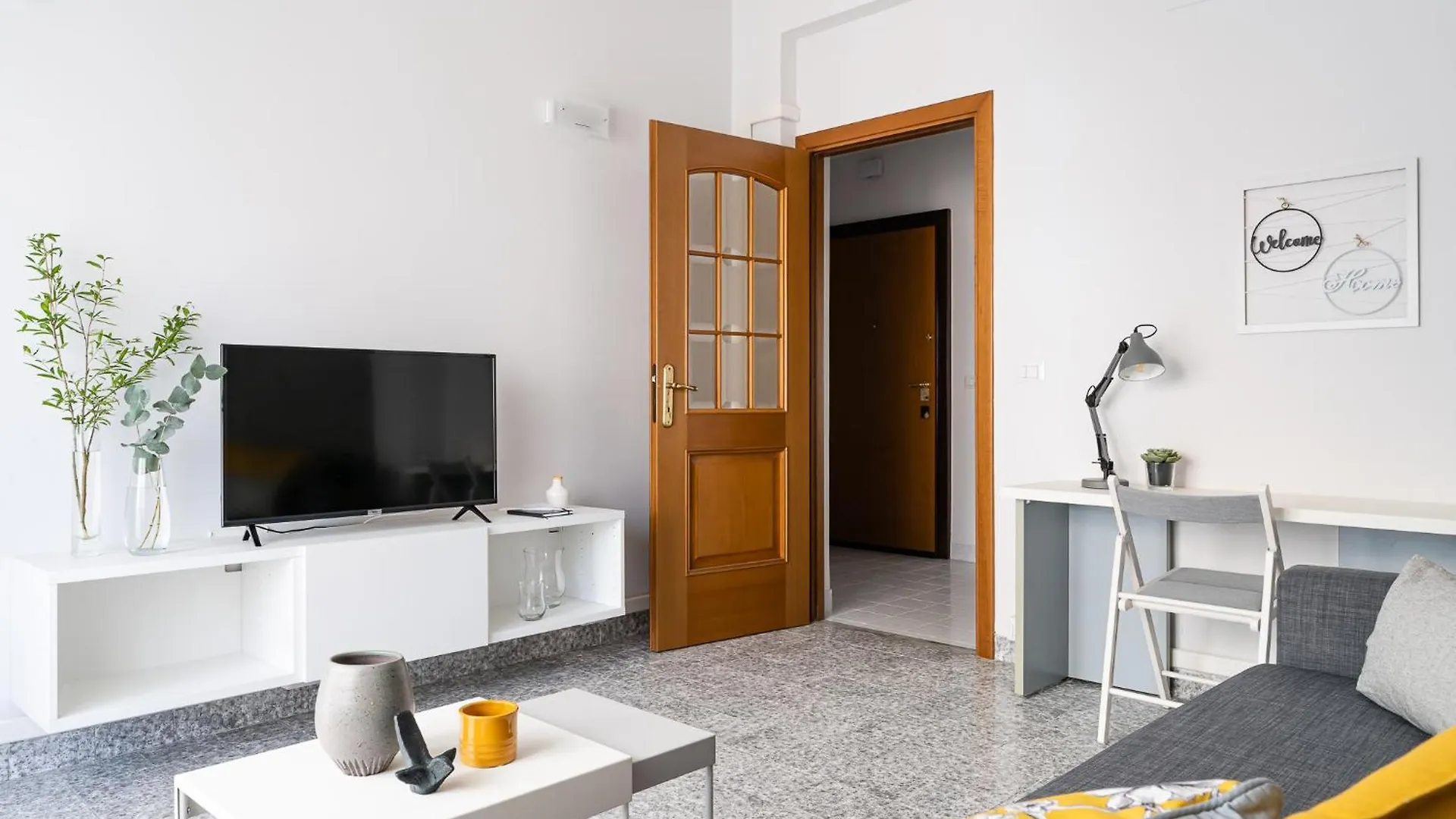 Bella Villa Road Roma 0*,  Italia
